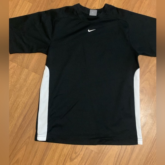 NIKE black and white logo y2k basic crew neck t-shirt - Picture 3 of 8